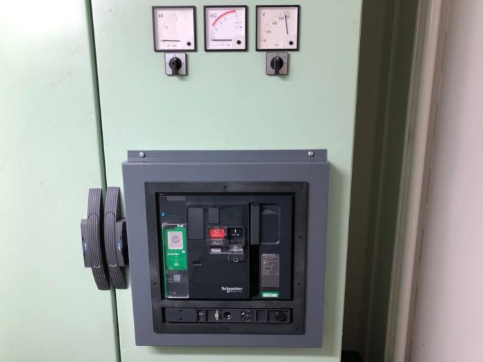 Circuit-Breaker-Retrofit